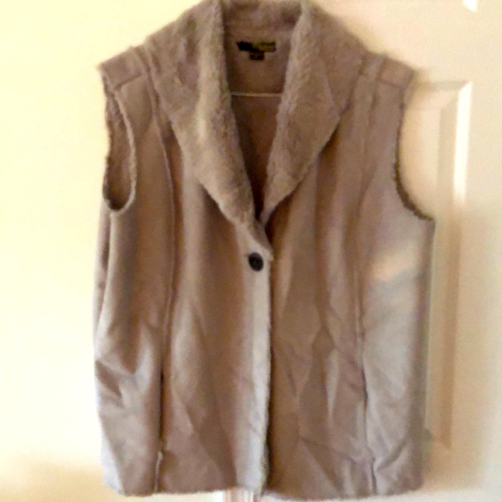 Grey Suede vest Lined with Fur Women’s 2XL